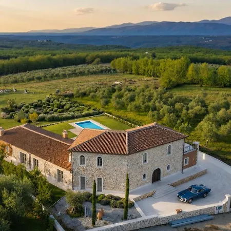ヴィラ Bond Hideout In Istria - 007